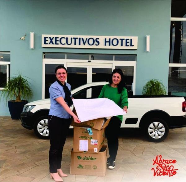 Hospital São Vicente recebe fronhas doadas pelo Executivos Hotel 