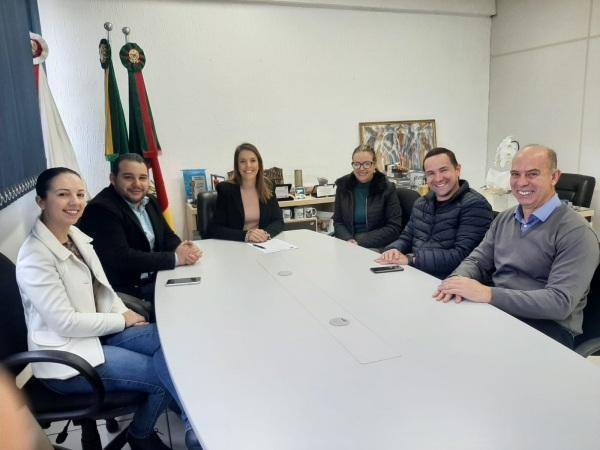 Unicruz e prefeitura firmam convenio para descontos em bolsas na pós-graduação
