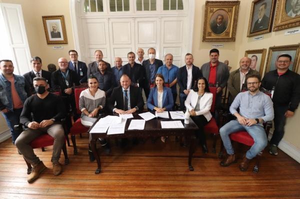 Prefeitura e Caixa Econômica assinam contrato de R$50 milhões para obras