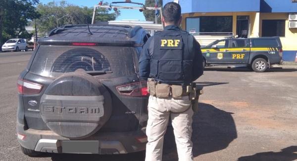 Polícia Rodoviária Federal prende homem e recupera carro em Cruz Alta