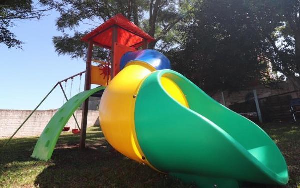Prefeitura de Cruz Alta adquire 43 parques infantis para as escolas municipais
