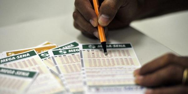 Mega-Sena pode pagar R$ 165 milhões nesta quarta-feira