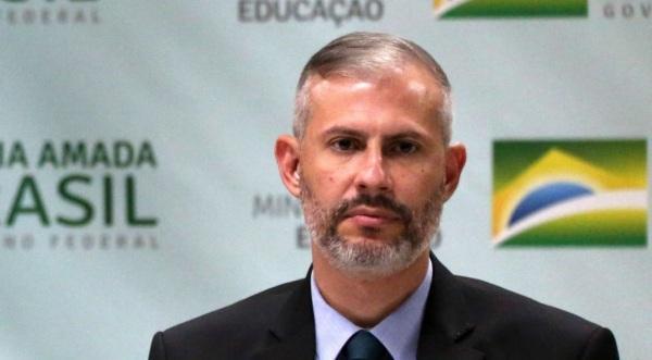 Governo oficializa Victor Godoy como ministro da Educação