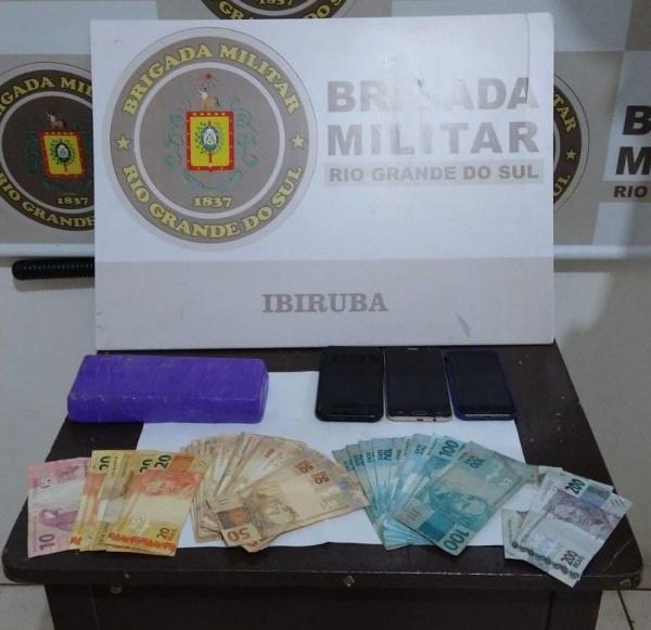 Brigada Militar prende dois homens por tráfico de drogas em Ibirubá