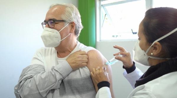 Deputado Pedro garante a 4º dose de vacina contra a covid-19  em Cruz Alta