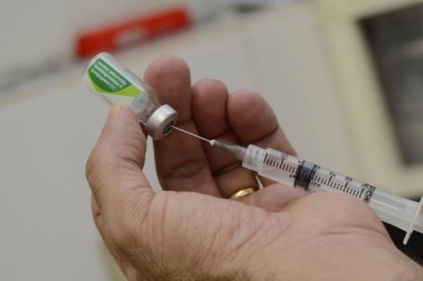 Vacina meningocócica C está disponível para trabalhadores da saúde e crianças