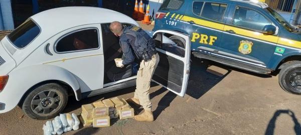 PRF apreende fusca com carga milionária de cocaína em Passo Fundo