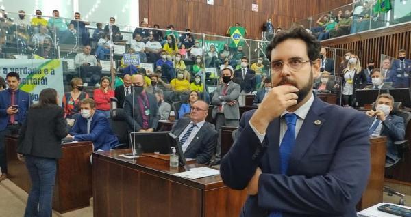 Legislativo do RS aprova cassação do mandato do Deputado Ruy Irigaray