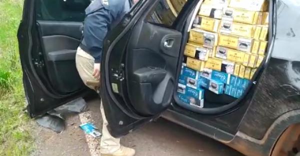 PRF apreende veículo carregado de cigarros na região de Cruz Alta