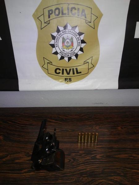 Polícia Civil prende homem  por porte ilegal de arma de fogo em Cruz Alta