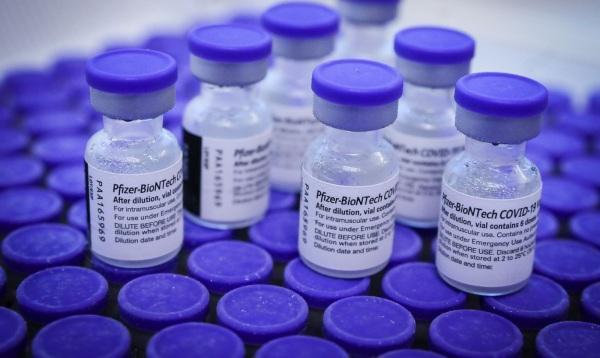 Secretaria da Saúde distribui cerca de 180 mil vacinas da Pfizer nesta quinta