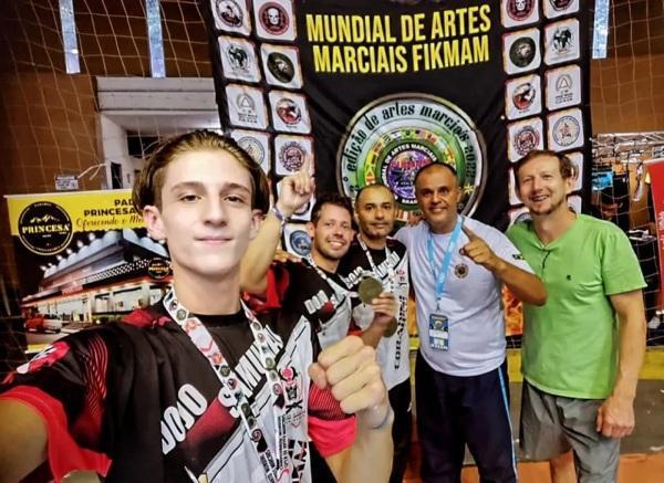 Cruz-Altenses conquistam medalhas de ouro em Mundial de Kick Boxing