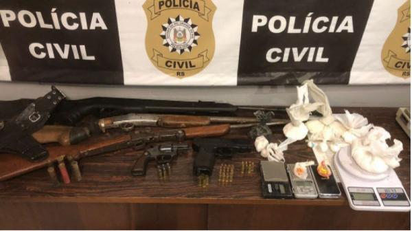 Polícia Civil prende mulher e apreende drogas e armas em Cruz Alta