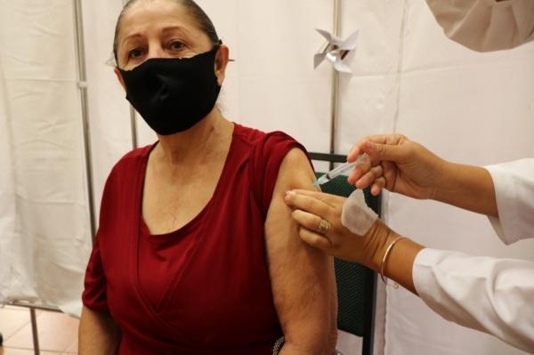 Vacinação contra a Covid-19 nesta sexta-feira será no Auditório do Annes Dias