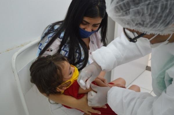 Mais de 1.800 crianças e adolescentes são vacinados na campanha de vacinação
