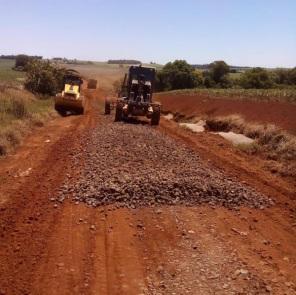 Pejuçara inicia recuperação das estradas do interior do município