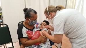A vez da criançada: Cruz Alta começou a imunização contra a covid-19