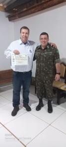 Comunicador Paulinho Barcelos é homenageado com Diploma de Amigo da EASA