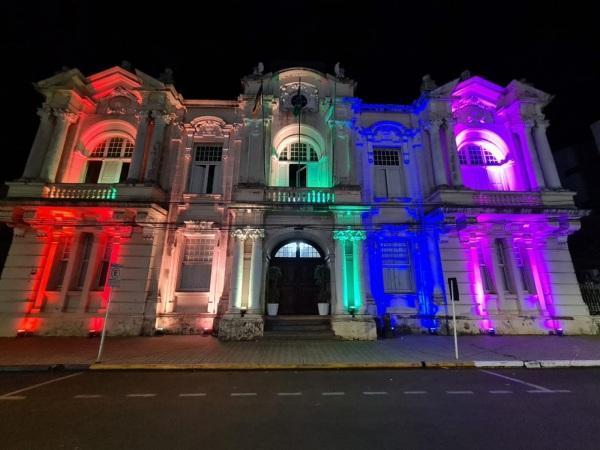 Dia da Visibilidade Trans: Prefeitura de Cruz Alta recebe iluminação especial