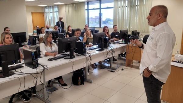 Começou o treinamento de equipes no Projeto Monitoramento do Agressor no RS
