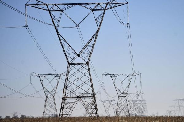 Aneel define que conta de luz não terá cobrança extra em fevereiro