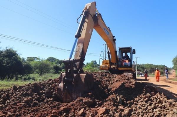 Começa terraplenagem para construção das cabeceiras da ponte do bairro Acelino
