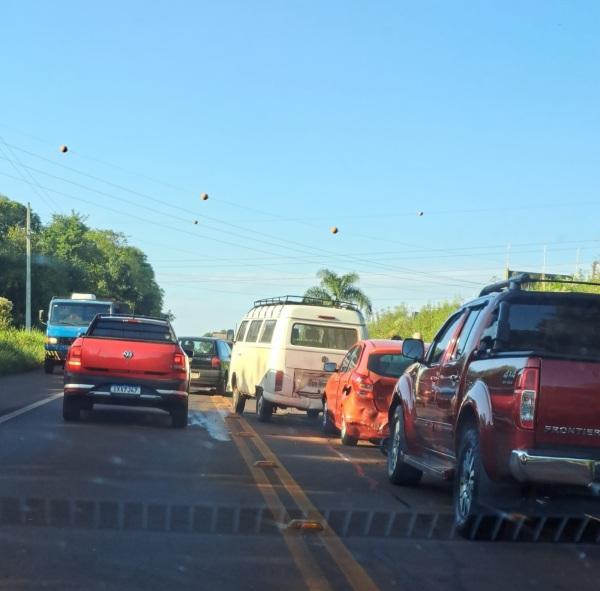 TRÂNSITO: Engavetamento de veículos na RS-155 em Ijuí na manhã da segunda