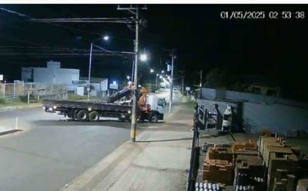 MADRUGADA DO FERIADO>Caminhão furtado em Cruz Alta é recuperado horas depois