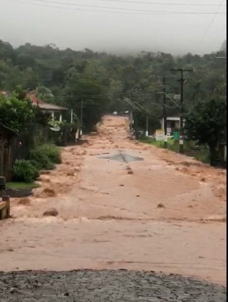 PESADELO DAS CHUVAS> Rio Grande do Sul tem 05 mortos e 18 desaparecidos