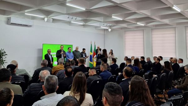 Estado firma convênios para recuperação de estradas rurais e inclui Cruz Alta