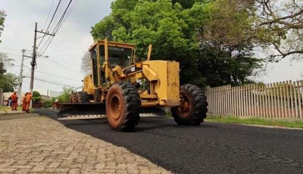 Inicia a obra de asfaltamento da Rua Jango Vidal