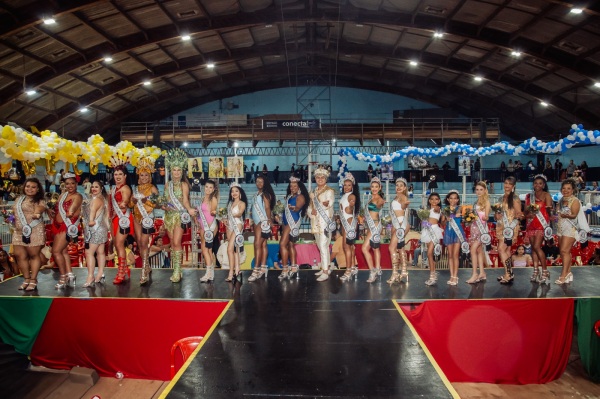 CRISHANELE CARPES RAMOS da Imperatriz da Zona Norte é a Rainha do Carnaval 