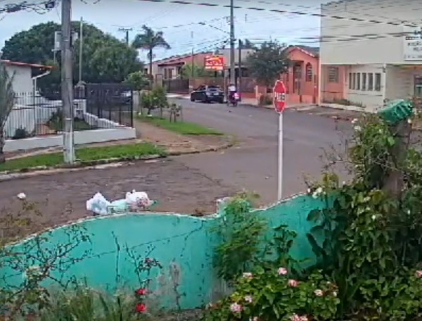TRÂNSITO> Duas pessoas ficam feridas em acidente de moto na Vila Ferroviária 