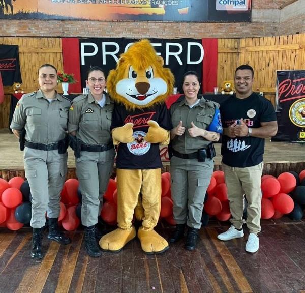 16º Batalhão de Polícia Militar realiza formatura do Proerd em Pejuçara