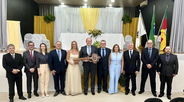 Empossados prefeito, vice-prefeita e vereadores de Fortaleza dos Valos