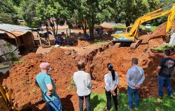 Secretaria de Obras busca solução para fim dos alagamentos na Vila Central