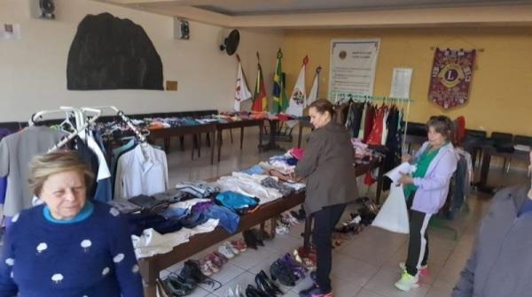 HOJE> Lions Clube Cruz Alta Centro promove a tradicional Feira de Roupas