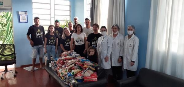 Equipe Baixos Cruz Alta arrecadou alimentos e doou para Hospital de Pejuçara