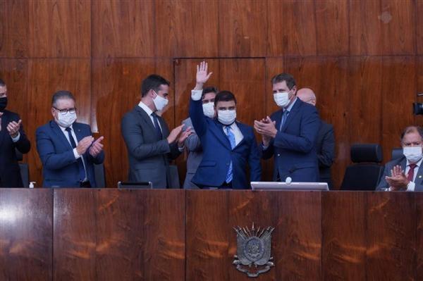 Deputado Gabriel Souza toma posse como presidente da Assembleia Legislativa