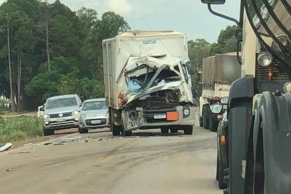 Acidente na RSC 377 com danos materiais no final da tarde em Cruz Alta