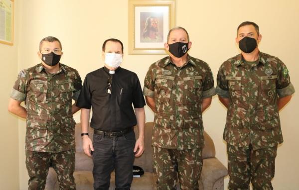 Padre Silvio Mazzarolo recebeu a visita do Comandante da AD/3 nesta quinta