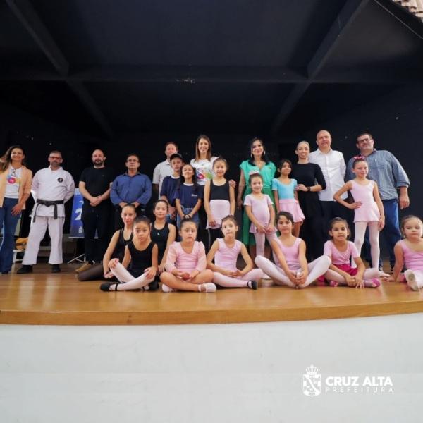 Projeto de oficinas de dança,teatro, música e karatê é lançado pela Prefeitura