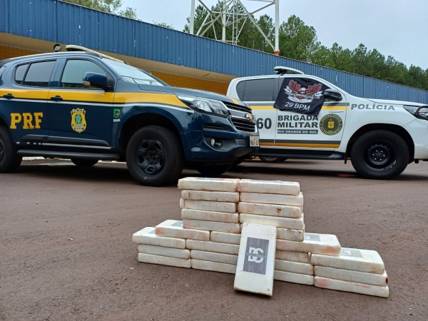 DESTINO: CRUZ ALTA> PRF e BM apreendem quase 30 quilos de cocaína em Ijuí