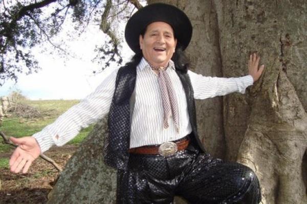 Cantor tradicionalista Velho Milongueiro morre aos 83 anos