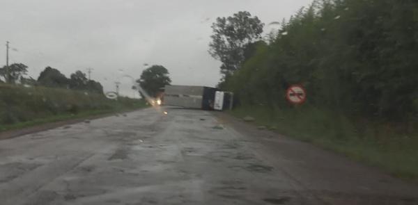 Acidente de trânsito na BR 158 sem feridos resulta no trânsito em meia pista