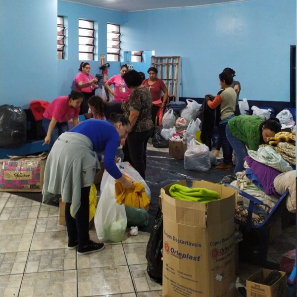 DOAÇÕES> Ginásio vira QG para arrecadar donativos para vítimas do  temporal