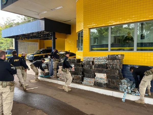 PRF apreende mais de uma tonelada de maconha em caminhão clonado em Cruz Alta