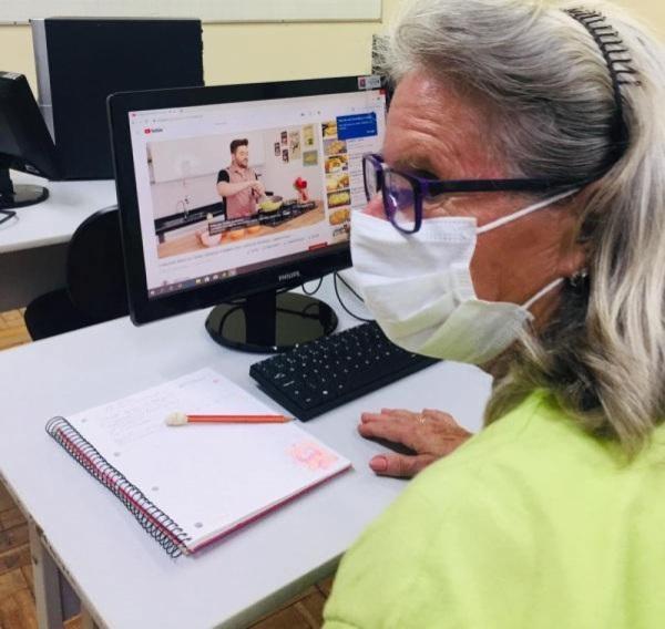 Inscrições abertas para a quarta turma de inclusão digital para idosos