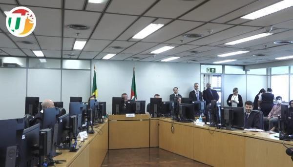 Justiça decide anular júri que condenou réus por mortes na boate Kiss