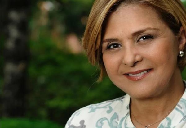 Morre aos 68 anos a atriz, cantora e apresentadora Elisangela Vergueiro
